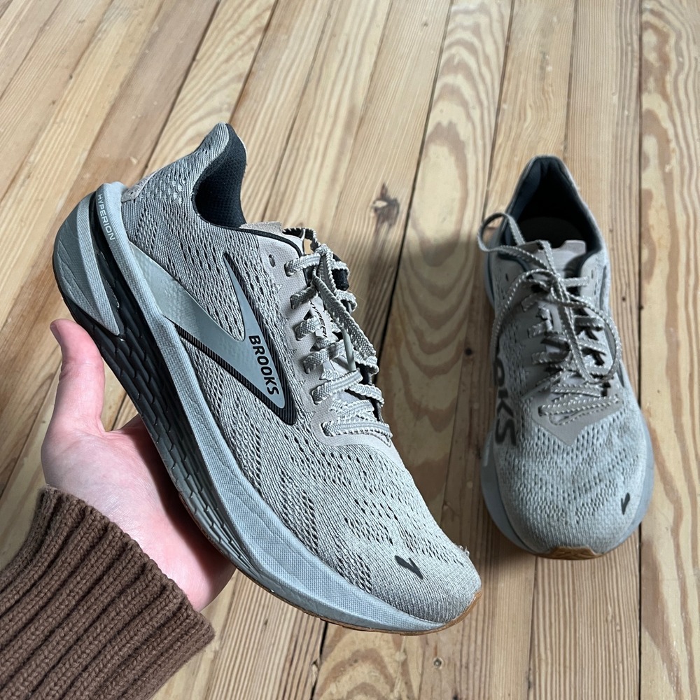 Brooks Hyperion Max Women 8 Gray Black Running Shoes DNA FLASH 1204211B047